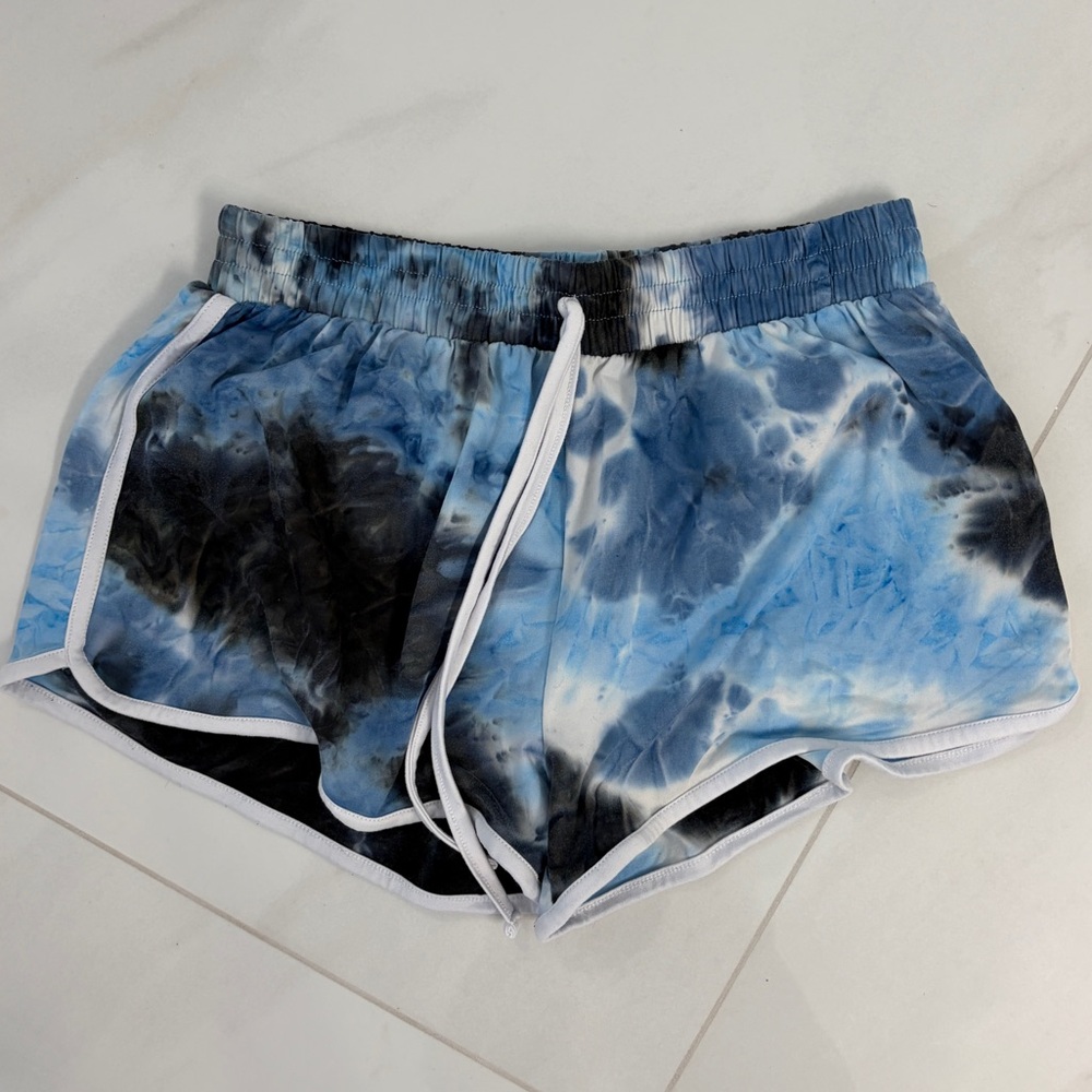 💙 SOFT Blue Tie-Dye Sweatshorts - Medium